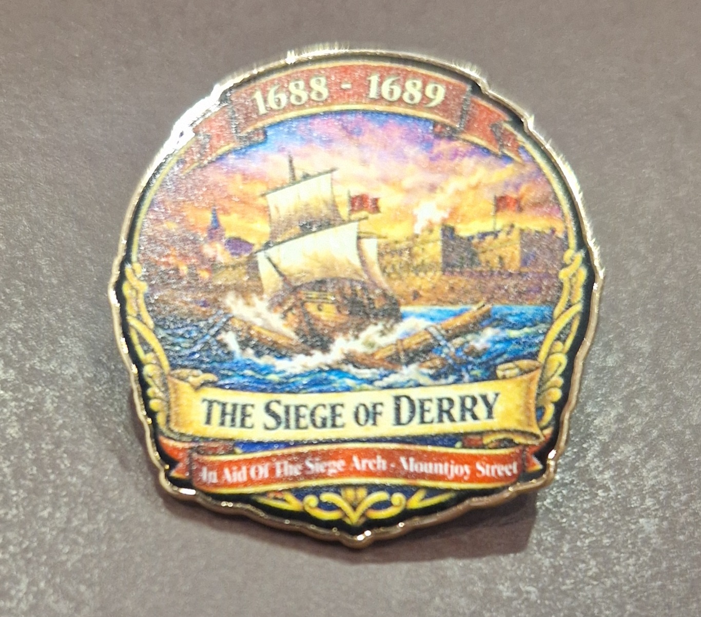 Siege of Derry pin badge
